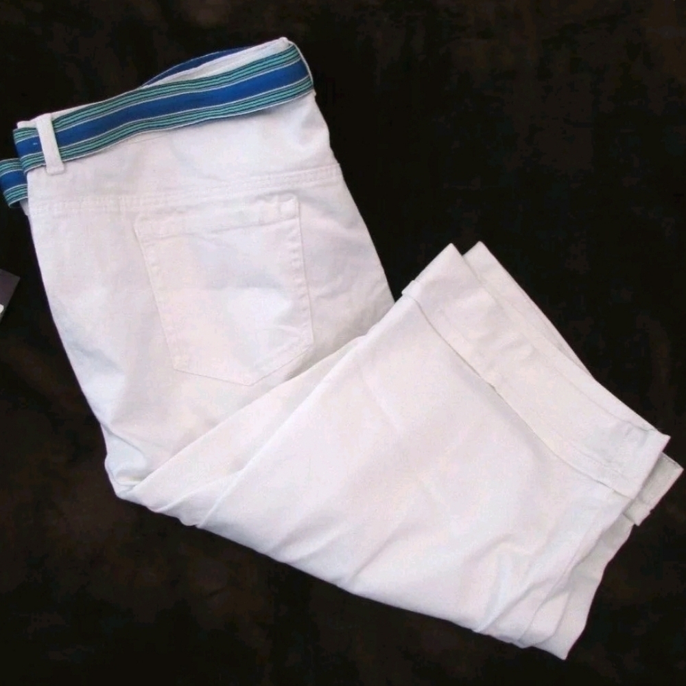 Gloria Vanderbilt Amanda White Cuffed Capris Size 22W